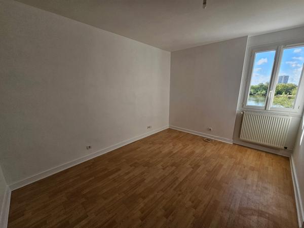 À vendre - T4, 4 pièces situé à Saint-Cyr-sur-Loire (37540)