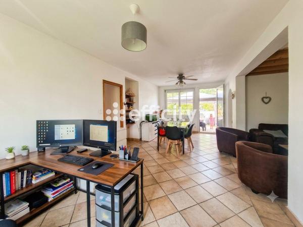 Maison
         5 pièces
        - 89 m² Exclusivité 178 000 € *