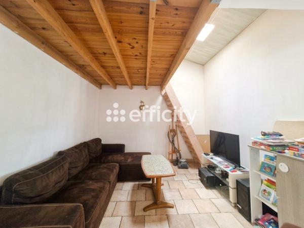 Maison
         5 pièces
        - 89 m² Exclusivité 178 000 € *