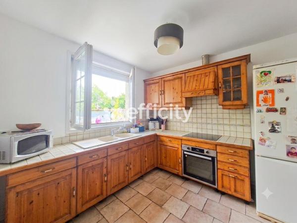 Maison
         5 pièces
        - 89 m² Exclusivité 178 000 € *