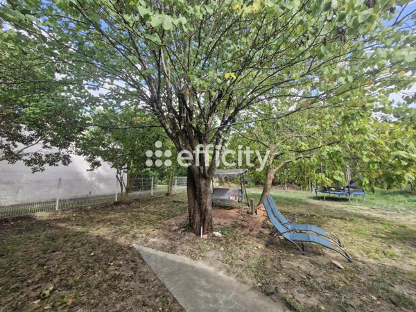 Maison
         5 pièces
        - 89 m² Exclusivité 178 000 € *