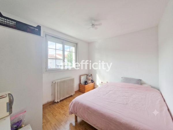 Maison
         5 pièces
        - 89 m² Exclusivité 178 000 € *