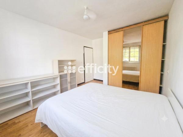 Maison
         5 pièces
        - 89 m² Exclusivité 178 000 € *