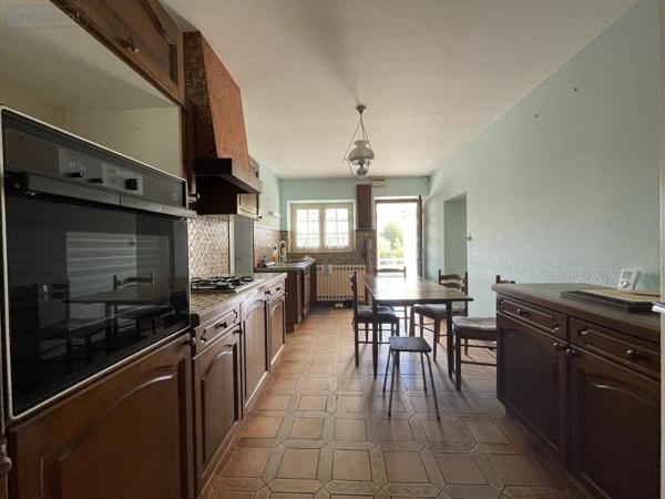 Maison à vendre à Montfort-le-Gesnois dans la Sarthe (72450), ref : 72033-387