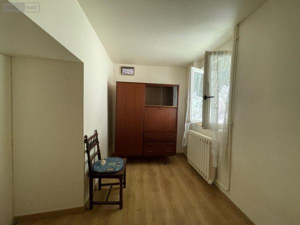 Maison à vendre à Montfort-le-Gesnois dans la Sarthe (72450), ref : 72033-387