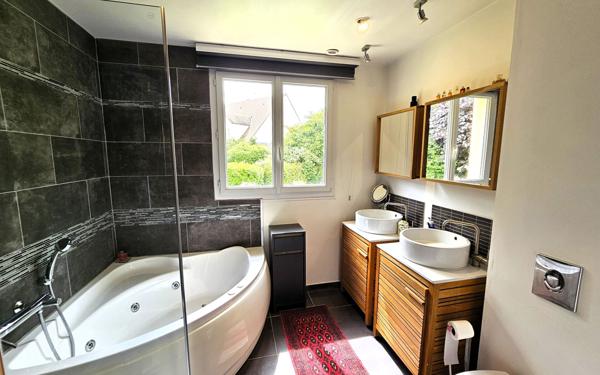 Maison à vendre    8 pièces • 210 m2 Saint-Nom-la-Bretèche