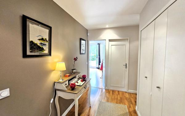 Maison à vendre    8 pièces • 210 m2 Saint-Nom-la-Bretèche