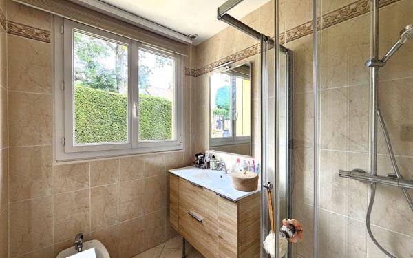 Maison à vendre    8 pièces • 210 m2 Saint-Nom-la-Bretèche