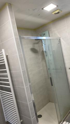 MAISON F8 SUR 3 NIVEAUX TOTALEMENT RENOVEE AVEC PLUSIEURS APPARTEMENTS SUR CHÂTELLERAULT Réf 2580