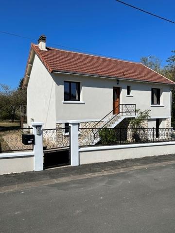 MAISON F8 SUR 3 NIVEAUX TOTALEMENT RENOVEE AVEC PLUSIEURS APPARTEMENTS SUR CHÂTELLERAULT Réf 2580
