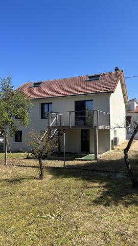 MAISON F8 SUR 3 NIVEAUX TOTALEMENT RENOVEE AVEC PLUSIEURS APPARTEMENTS SUR CHÂTELLERAULT Réf 2580