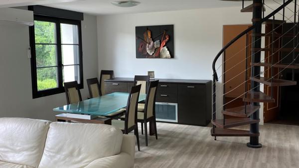 MAISON F8 SUR 3 NIVEAUX TOTALEMENT RENOVEE AVEC PLUSIEURS APPARTEMENTS SUR CHÂTELLERAULT Réf 2580