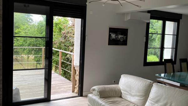 MAISON F8 SUR 3 NIVEAUX TOTALEMENT RENOVEE AVEC PLUSIEURS APPARTEMENTS SUR CHÂTELLERAULT Réf 2580