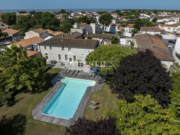 Superbe propriété historique à deux pas des plages proche La Rochelle