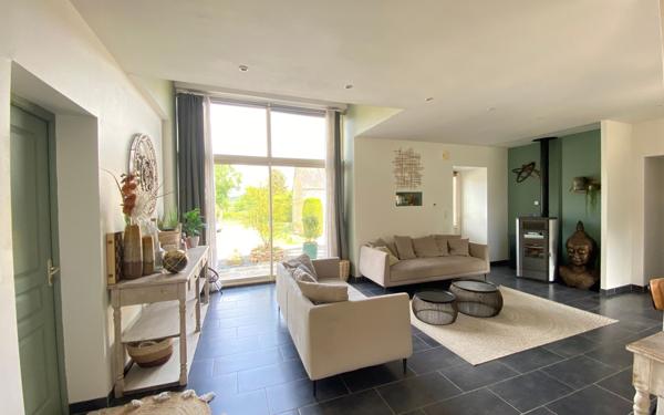 Maison à vendre    7 pièces •  La Ferrière-Bochard