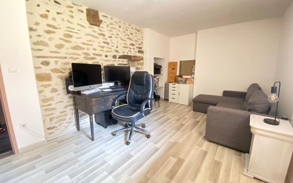 Maison à vendre    7 pièces •  La Ferrière-Bochard