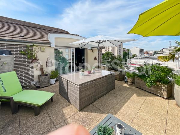 Appartement
         5 pièces
        - 96 m² 690 000 € *