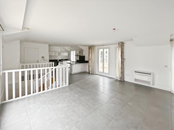 Appartement
         5 pièces
        - 96 m² 690 000 € *