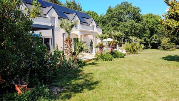 Propriété 7 chambres dans parc arboré et piscine couverte