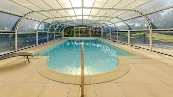 Propriété 7 chambres dans parc arboré et piscine couverte
