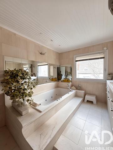 Maison à vendre 6 pièces 165 m² Bagneux