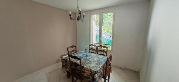 Maison individuelle au calme absolu, proche de toutes commodités et sans vis à vis, écoles,commerces, village à pieds.