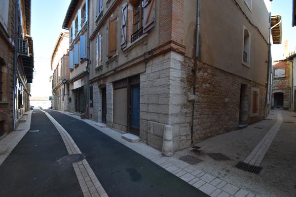 Caussade (82300) MURS COMMERCIAUX OU HABITATION RUE DE LA REPUBLIQUE