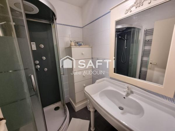 Jolie maison familiale avec dépendances et piscine – Cherves