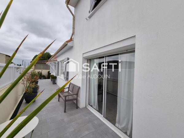 Jolie maison familiale avec dépendances et piscine – Cherves