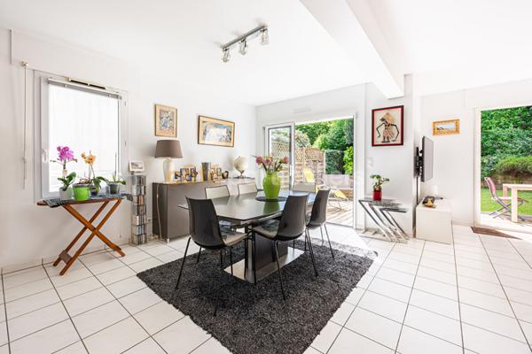 Vente
                Maison140 m² - 6 Pièces -
                    ORVAULT (44700)