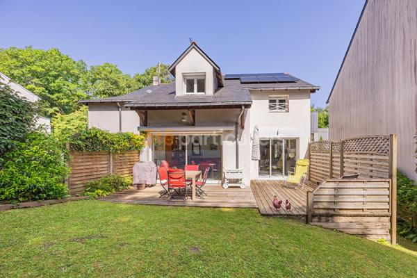 Vente
                Maison140 m² - 6 Pièces -
                    ORVAULT (44700)