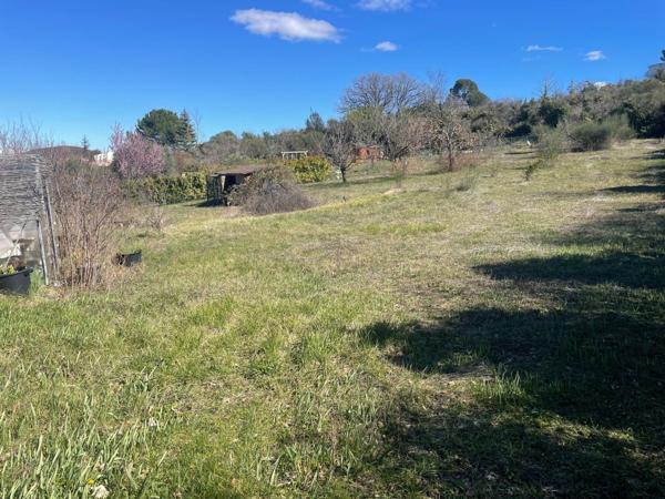 Grand terrain à bâtir avec vue dégagée