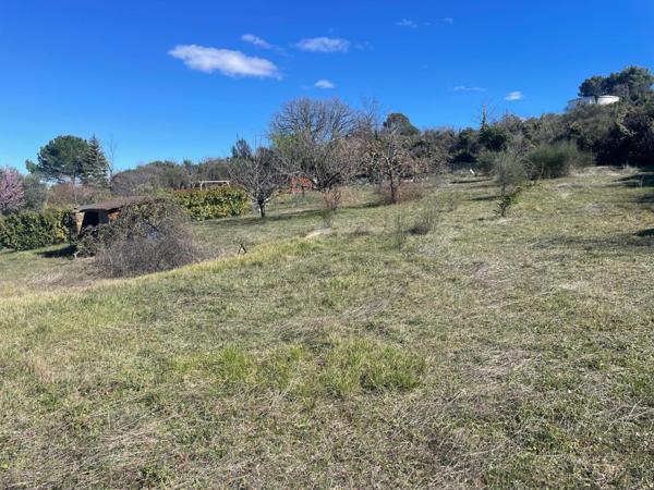 Grand terrain à bâtir avec vue dégagée