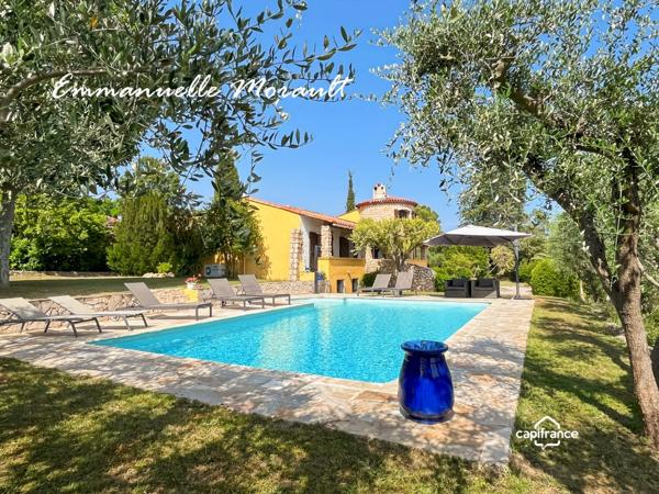 Propriété à vendre 8 pièces avec piscine et grand parc à BAGNOLS EN FORET (83)