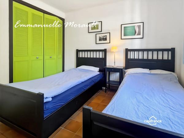 Propriété à vendre 8 pièces avec piscine et grand parc à BAGNOLS EN FORET (83)