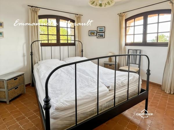 Propriété à vendre 8 pièces avec piscine et grand parc à BAGNOLS EN FORET (83)