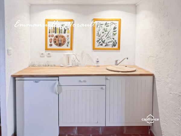 Propriété à vendre 8 pièces avec piscine et grand parc à BAGNOLS EN FORET (83)