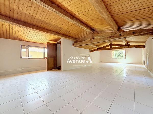 Maison 13 pièces 535.6 m2