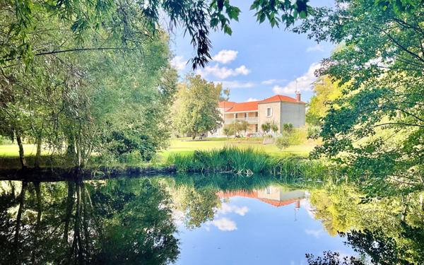 Maison à vendre    8 pièces •  Commensacq