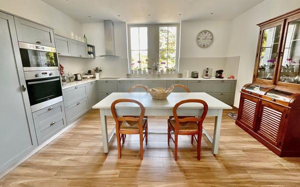 Maison à vendre    8 pièces •  Commensacq