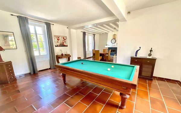 Maison à vendre    8 pièces •  Commensacq