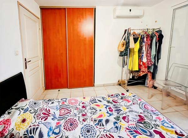 🔥 À VENDRE – T3 TRAVERSANT AVEC DOUBLE VARANGUE – SAINTE-CLOTILDE 🔥