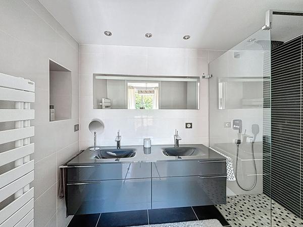 A vendre - Villa -  Juan Les Pins - 260 m2