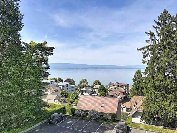 Superbe T2 lumineux avec vue lac, proche centre et embarcadère