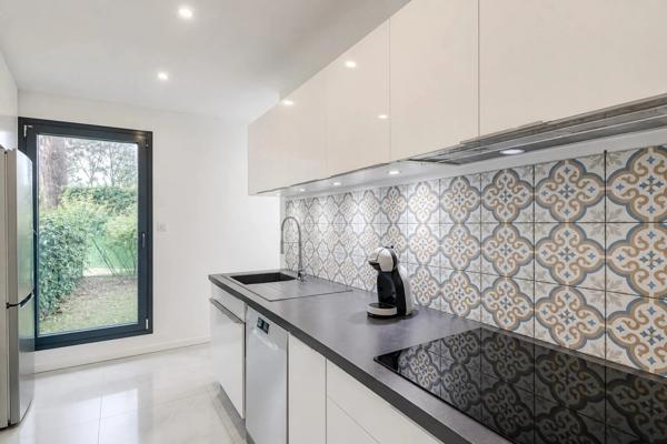 Appartement Saint-Cloud – Val d’Or – 151 m² – 4 chambres – Jardin & terrasse – Parking – Cave