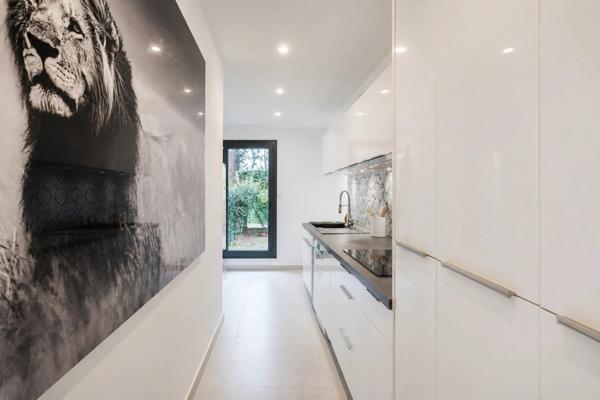 Appartement Saint-Cloud – Val d’Or – 151 m² – 4 chambres – Jardin & terrasse – Parking – Cave