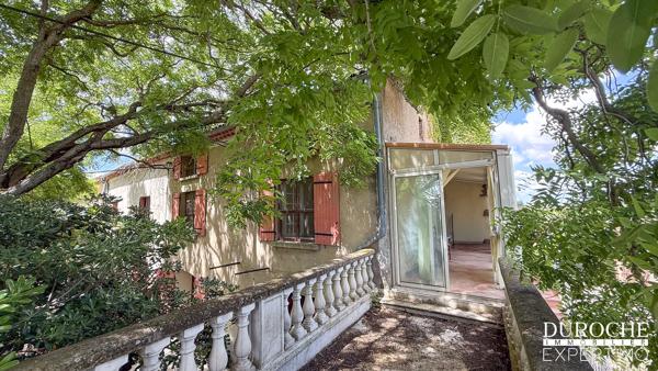 Mas provençal à rénover à Courthézon – 524 m² de surface totale, dépendances & potentiel