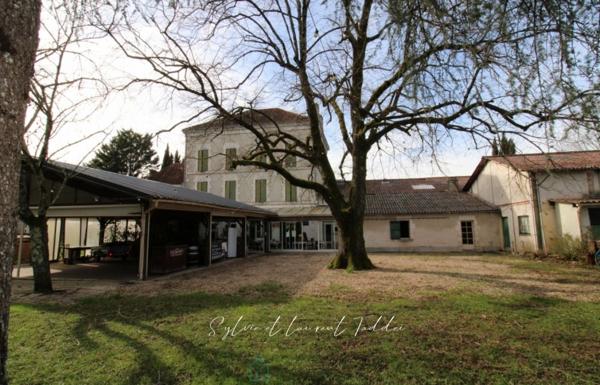 FONDS DE COMMERCE HOTEL-RESTAURANT IMMEDIATEMENT OPERATIONNEL