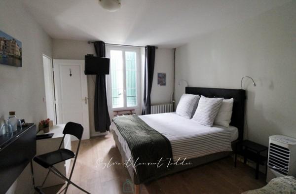 FONDS DE COMMERCE HOTEL-RESTAURANT IMMEDIATEMENT OPERATIONNEL