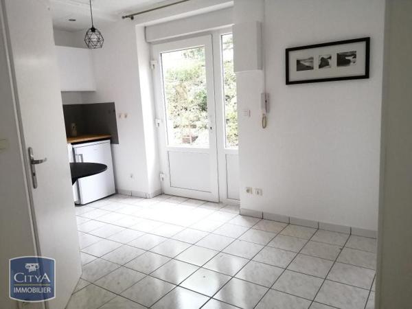 Appartement à louer 1 pièce 31.1m²